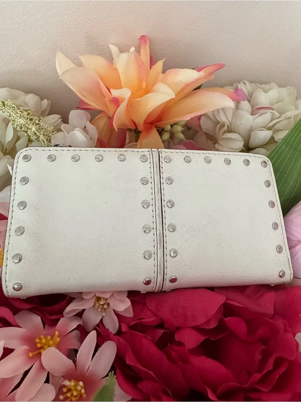 Michael Kors vintage white dual sided leather wallet - Picture 2 of 6